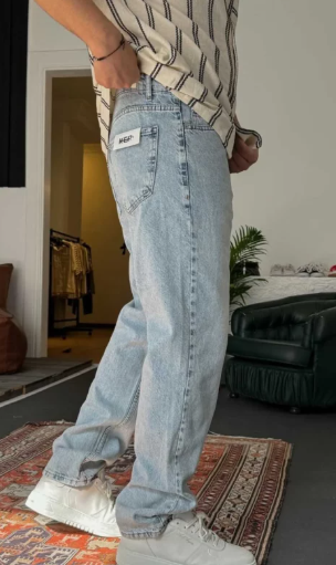 ICE BLUE BAGGY JEAN