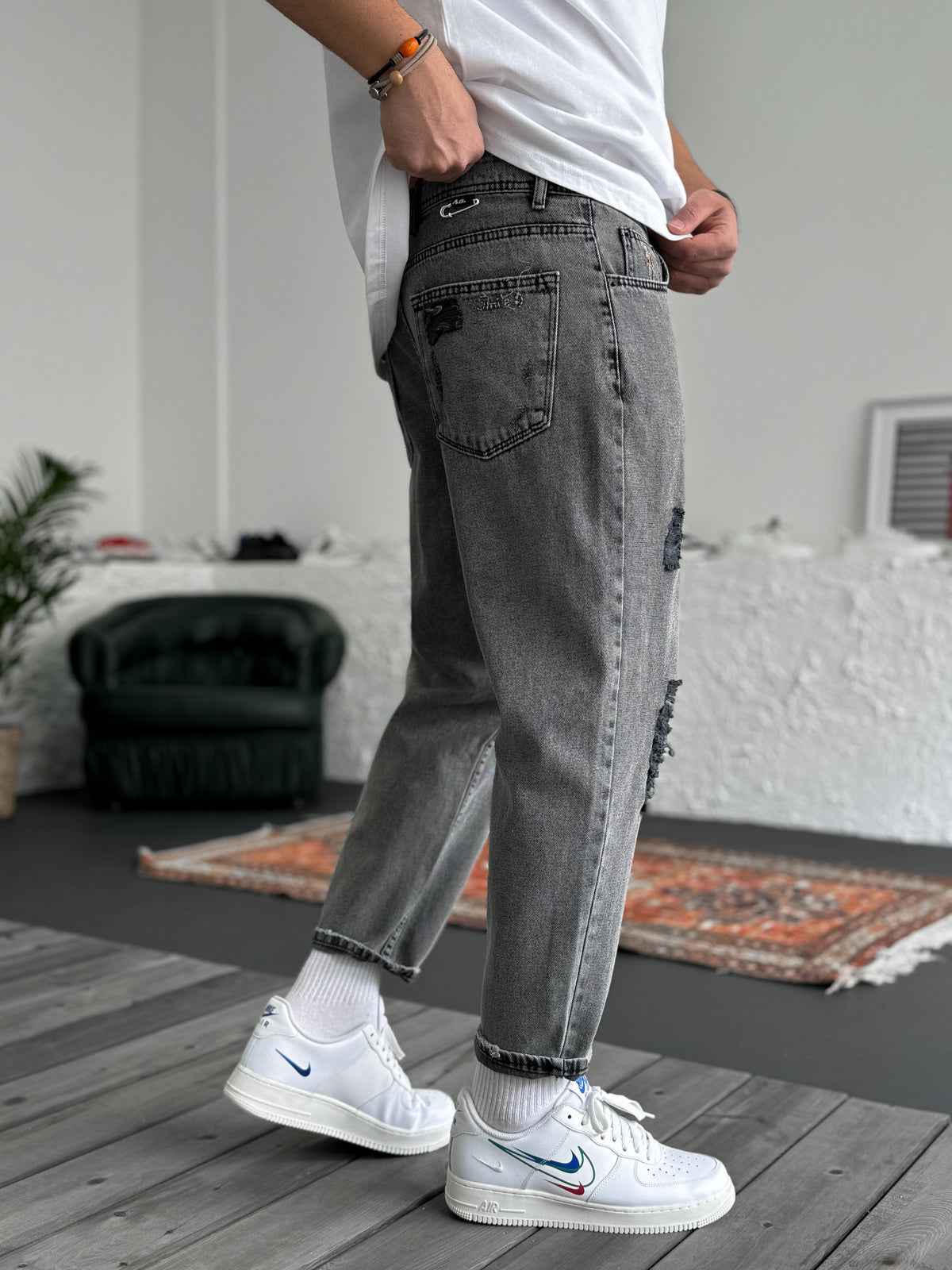 GRAY BOYFRIEND JEAN MEN